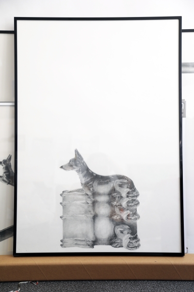 吳權倫「牧羊犬與其他 」創作作品：《Pause Table》，紙、鉛筆，84X59.4 cm，2019